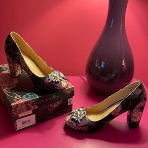 Embellished 9 1/2 pink purple and black evening block heel pump